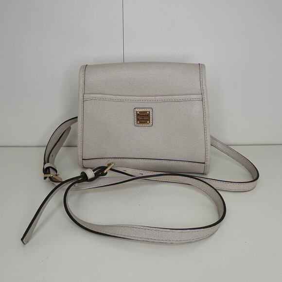 Dooney & Bourke Crossbody Bag Light Gray Leather Saffiano Style Red Lining - Picture 1 of 10